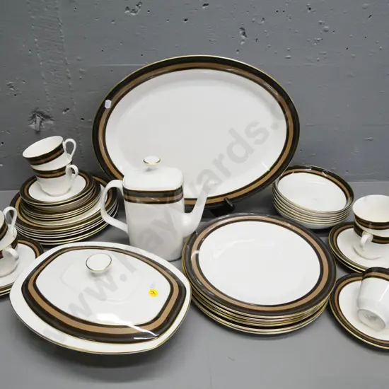 Royal Doulton Cadenza 6-place dinner set, missing 2 side plates, includes ashett, one lidded vegetable