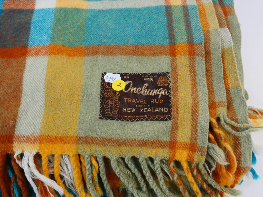 retro Onehunga woollen travel rug - minor wear, no holes approx. 1850 x 1350 Image 1++