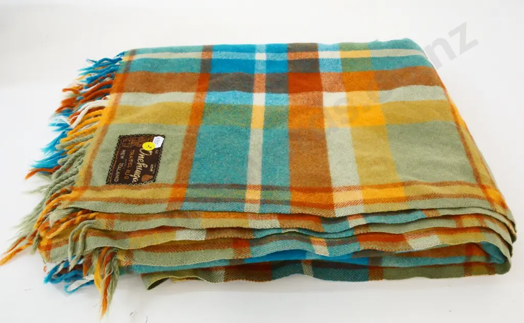 retro Onehunga woollen travel rug - minor wear, no holes approx. 1850 x 1350 Image 1++