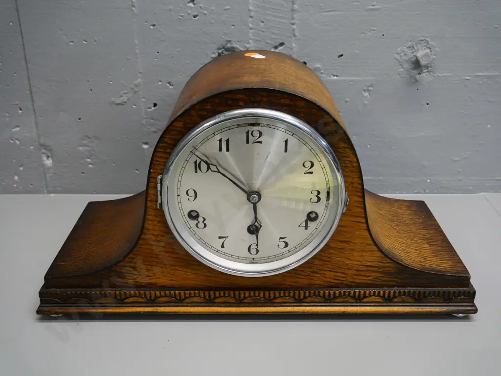 deco Whittington oak-cased Westminster chime mantel clock with key H-230 W-420 Image 1++