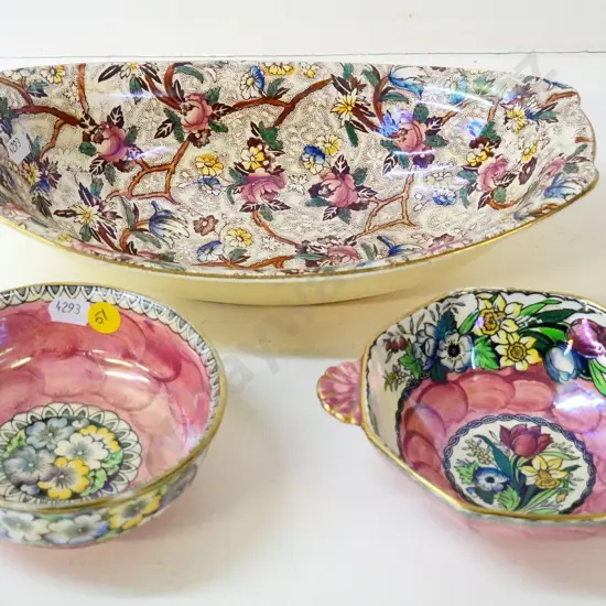 3 pieces of Maling china - 2 small thumbprint bowls and a Venetian oval bowl L-280