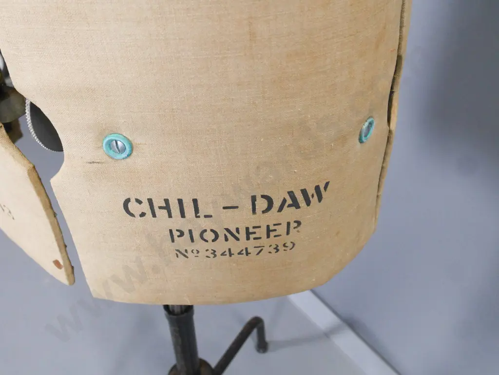 vintage Chil-Daw mannequin on adjustable base H-1680 W-360 Image 1++