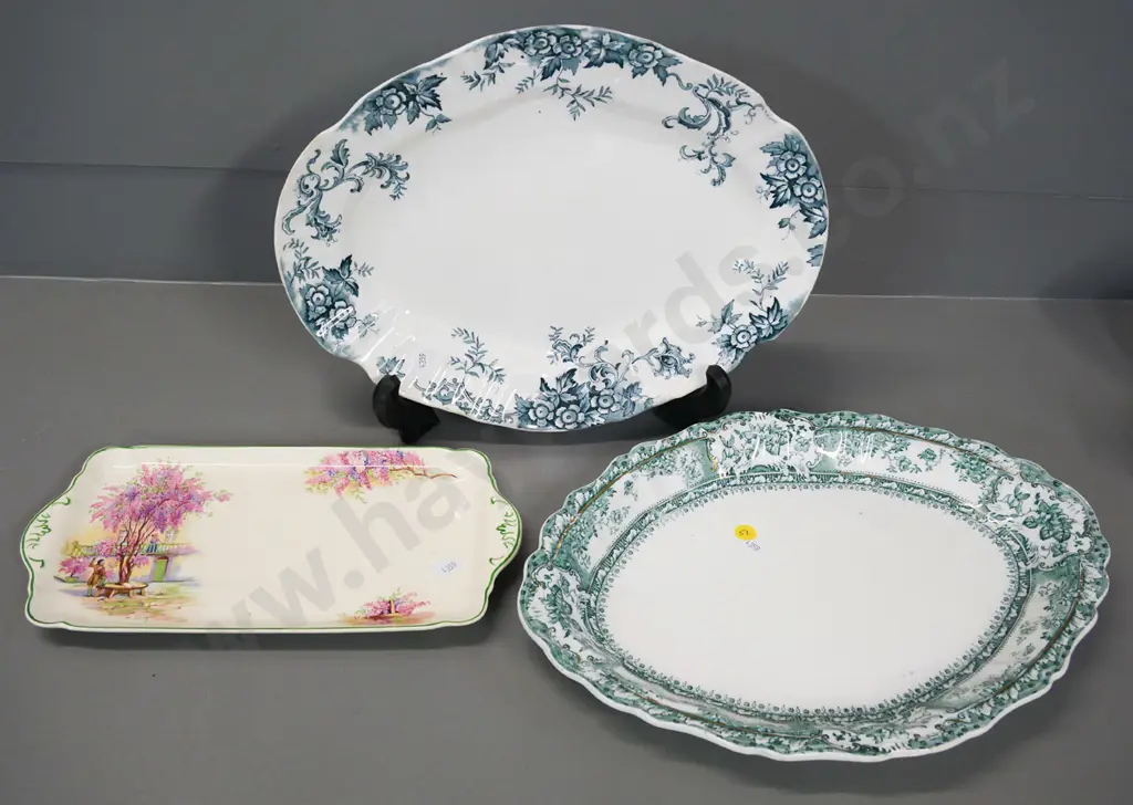 2 vintage English ashetts - Wedgwood L-370 W-270 and one unmarked, and Meakin sandwich tray Image 1++