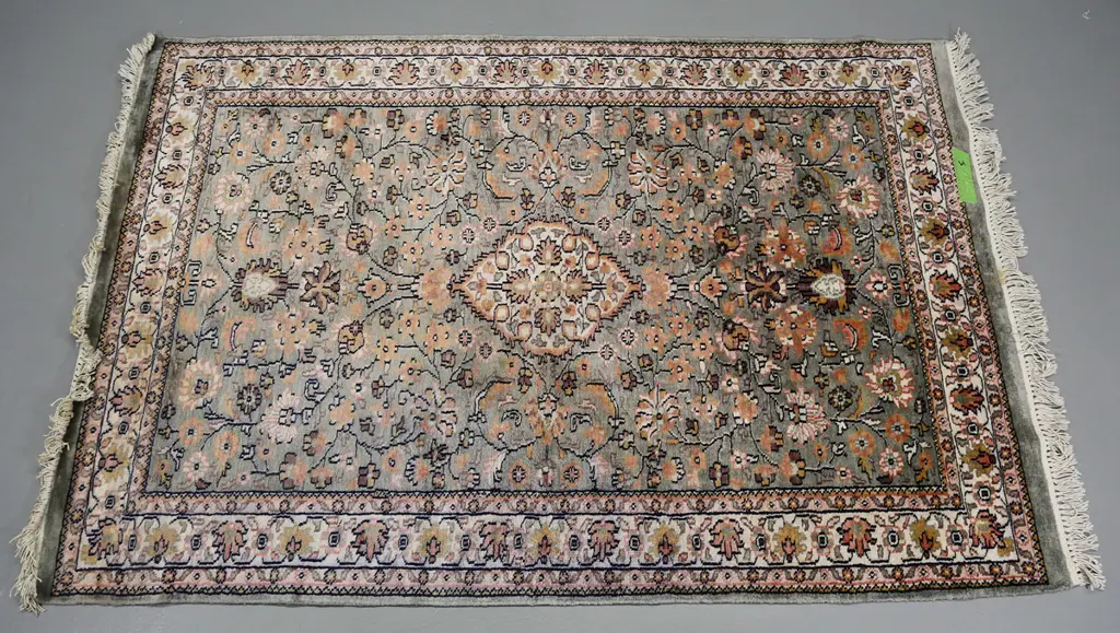 floor mat - some fading L-1760 W-1200 Image 1++