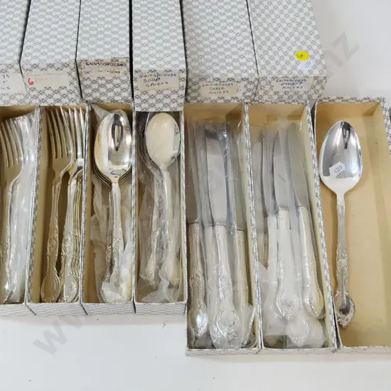 boxed Grosvenor Gainsborough pattern cutlery - 6 place settings plus 2 serving spoons