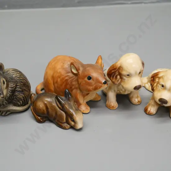 5 small animal figurines - 2 Sylvac dogs, Poole mouse, 2 others