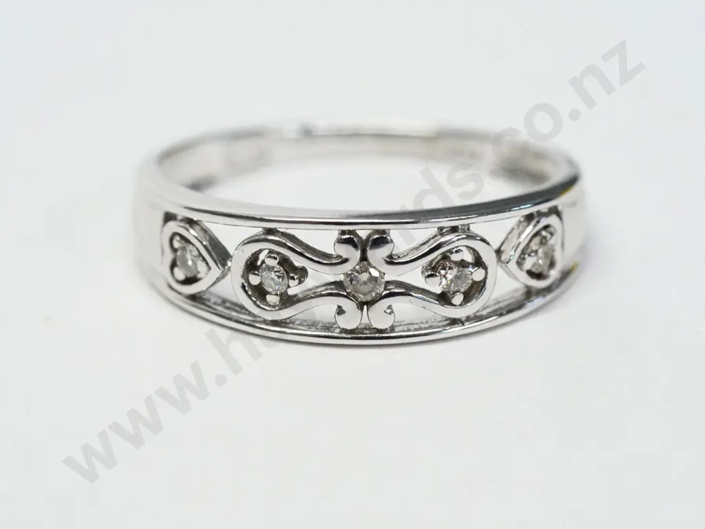 cz & silver ring stamped 375 Image 1++