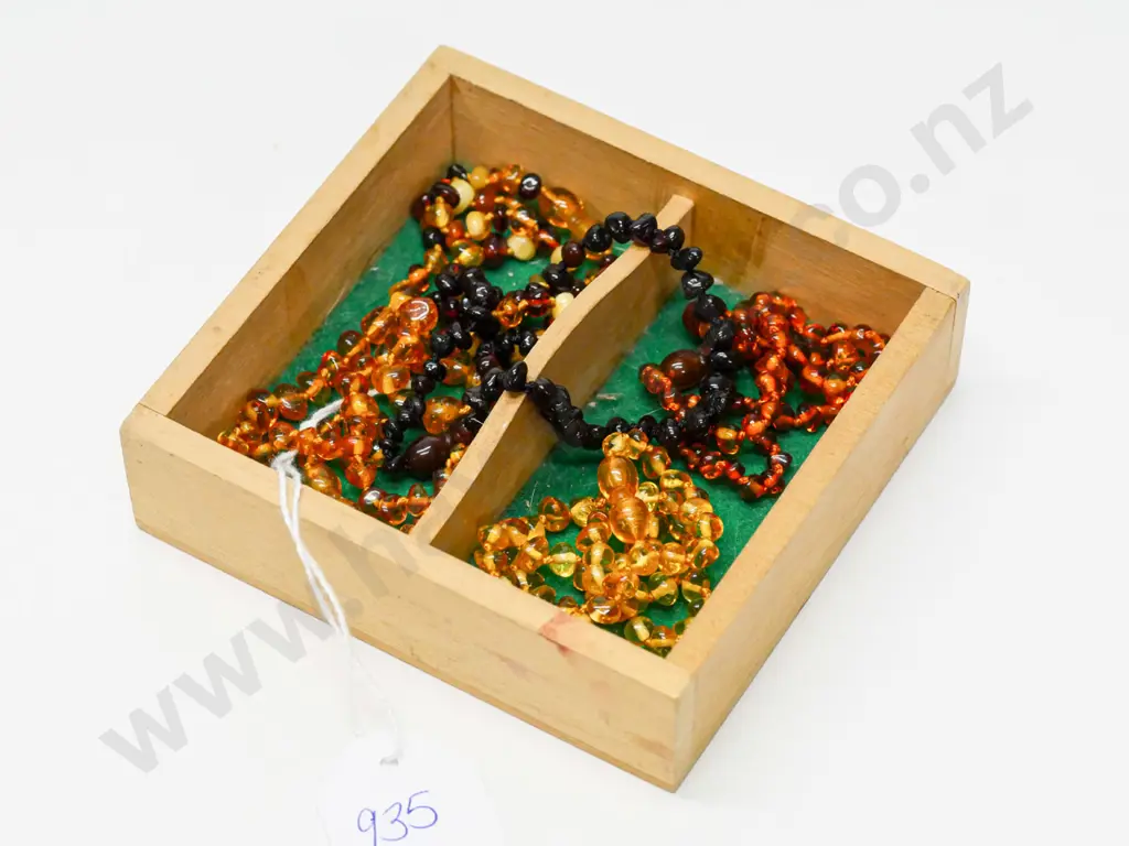 5 amber bead baby necklaces Image 1++