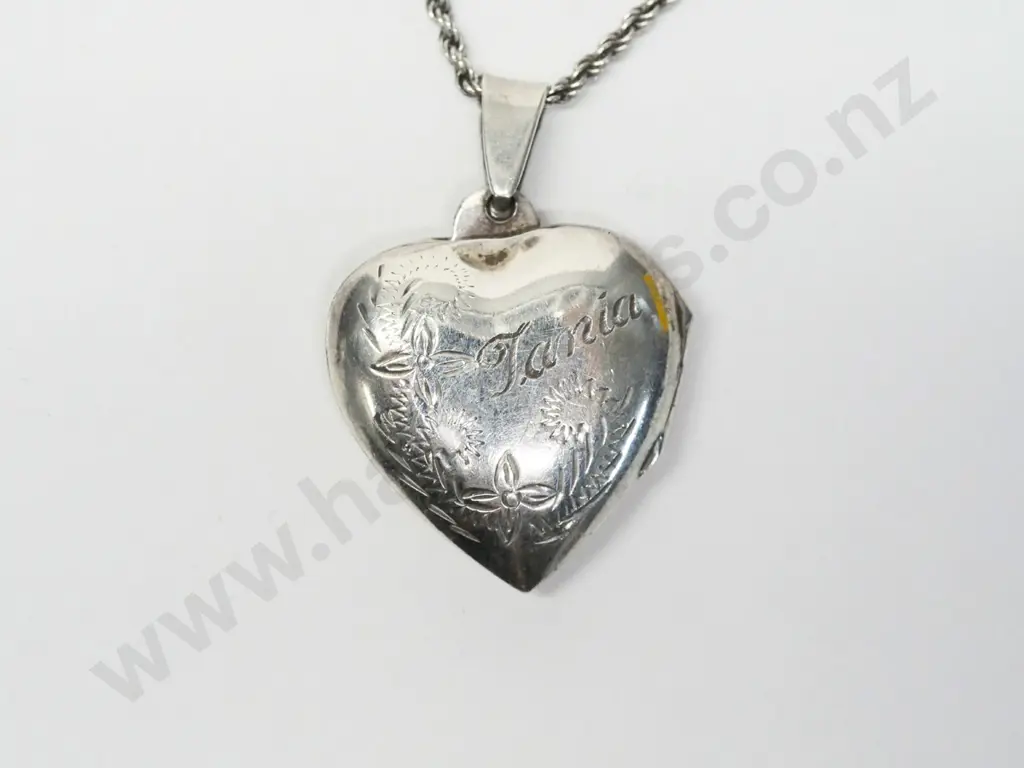 silver locket on rope chain stamped 925 Image 1++