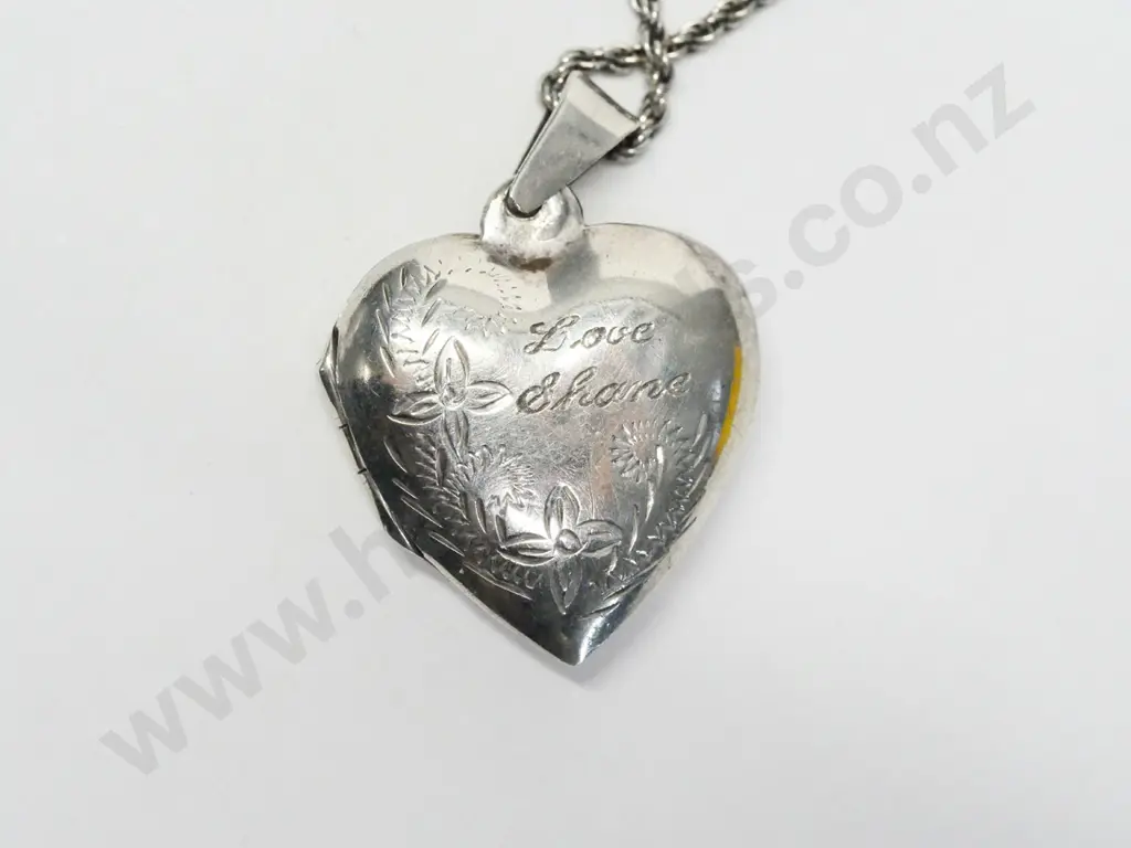 silver locket on rope chain stamped 925 Image 1++