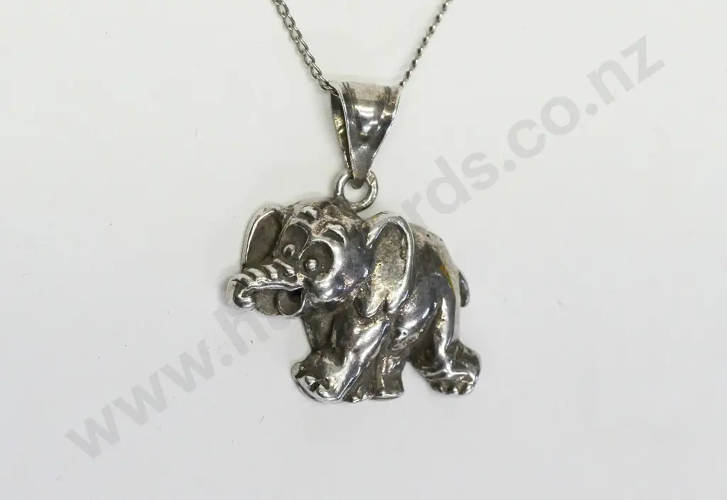 silver elephant pendant chain stamped 925 Image 1++