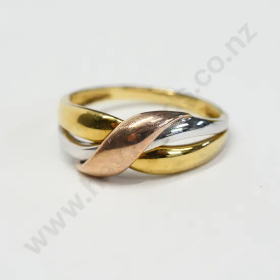 plain cross over ring stamped 375