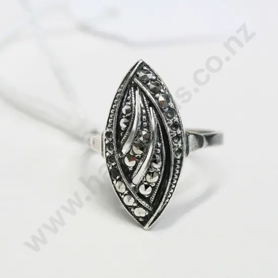 silver marcasite ring stamped 925