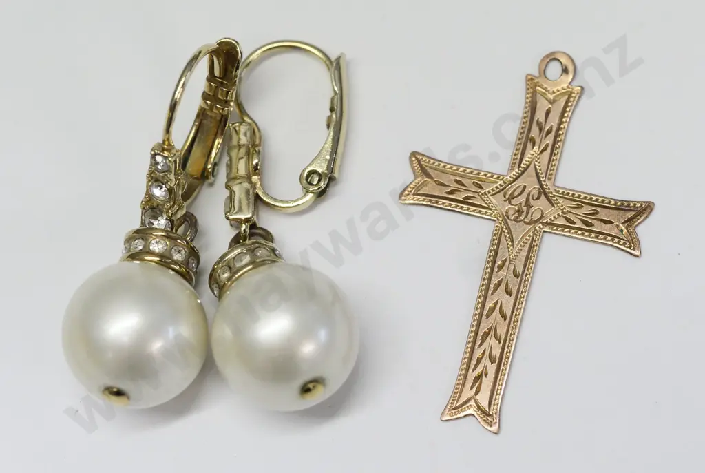 small butterfly wing brooch stamped sterling silver, 3 pairs of earrings, 9ct cruciifix no chain & small opal stone Image 1++