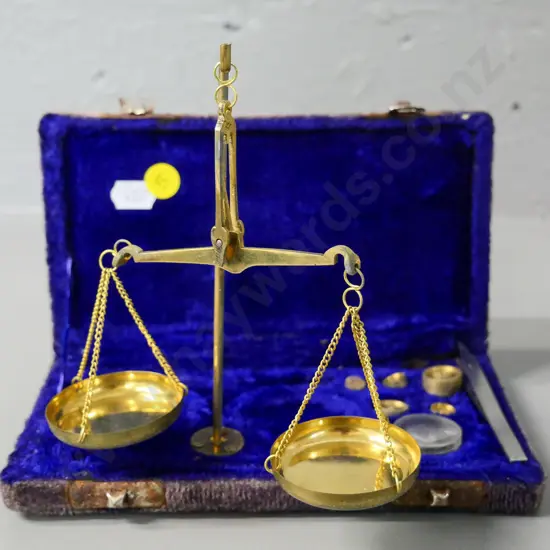 reproduction brass gold scale set with stand integrated into case, loose weights and tweezers