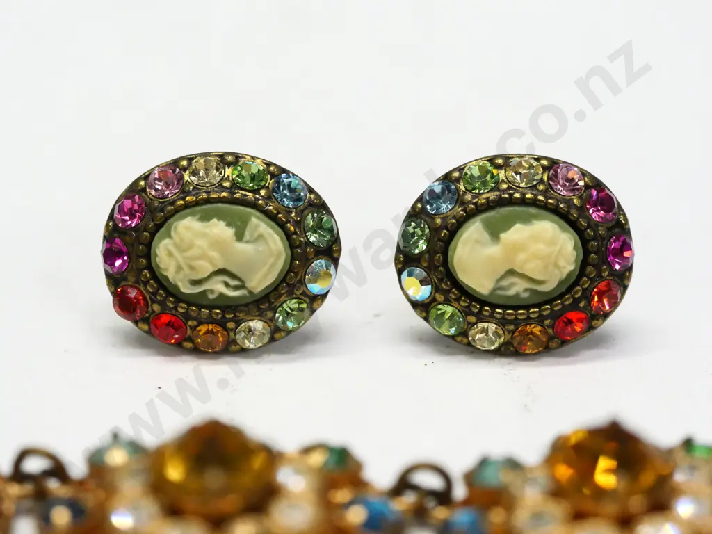 costume bracelet & & earrings Image 1++