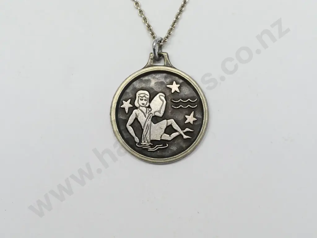 silver medalion necklace stamped sterling Image 1++