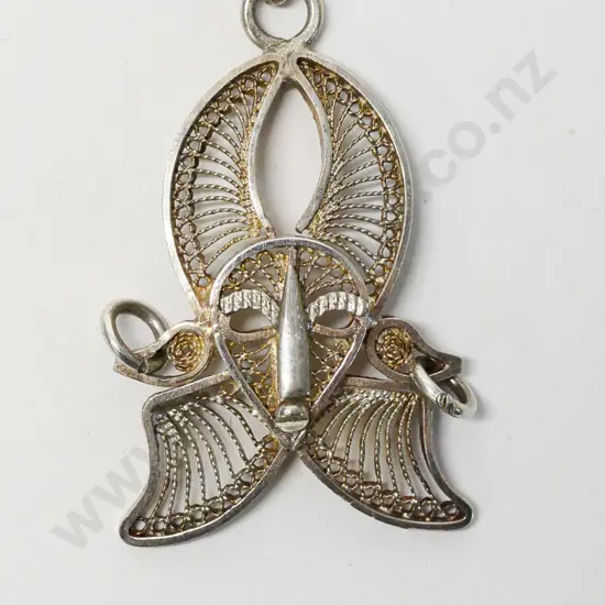 silver pendant stamped 925