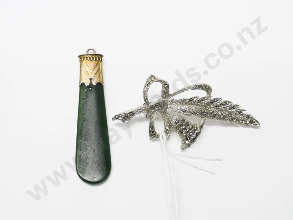 green stone pendant [no chain] & marcasite brooch Image 1++