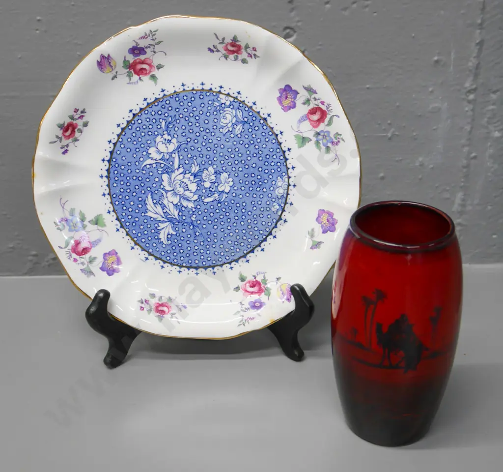 Royal Doulton Desert Scene Flambe vase, Wedgwood cake plate Diam-220 Image 1++