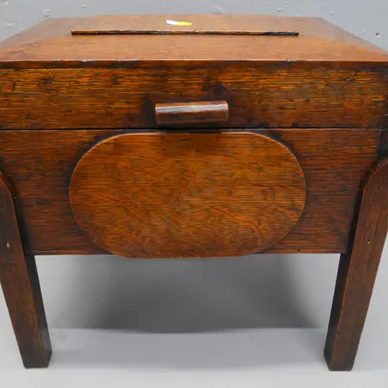 small Arts and Crafts style oak box on 4 legs, H-290, W-310, D-240