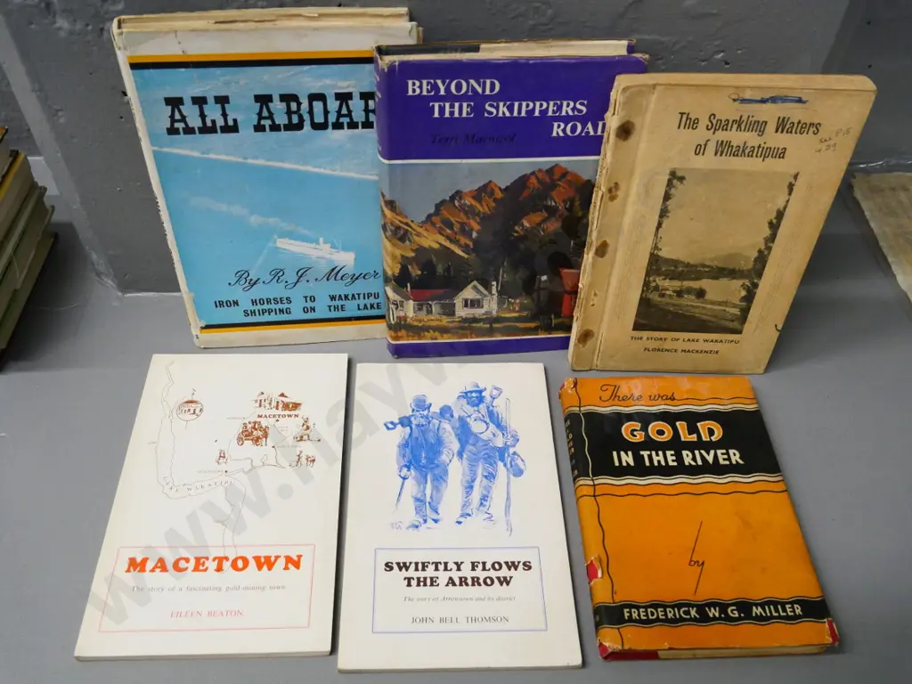 7 New Zealand books - Queenstown and surrounding areas and Clutha/Molyneux river Image 1++