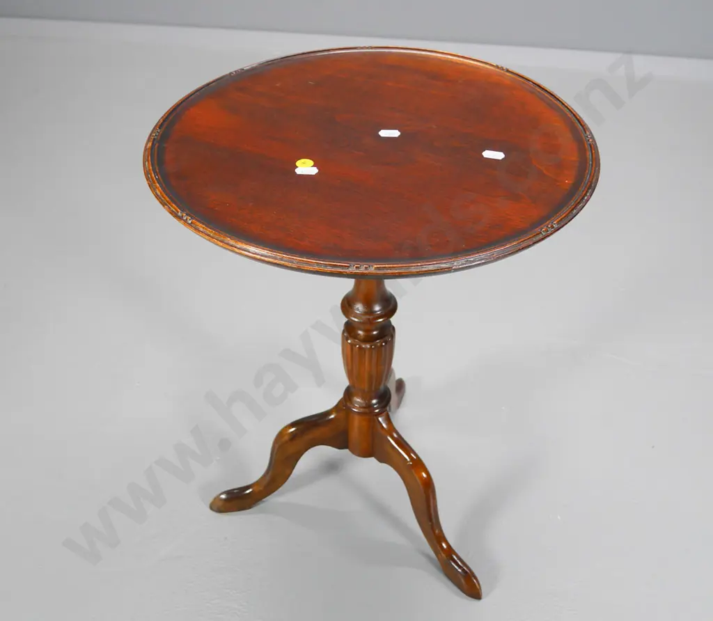 reproduction mahogany wine table on fluted column tripod base H-510 Diameter 380 Image 1++