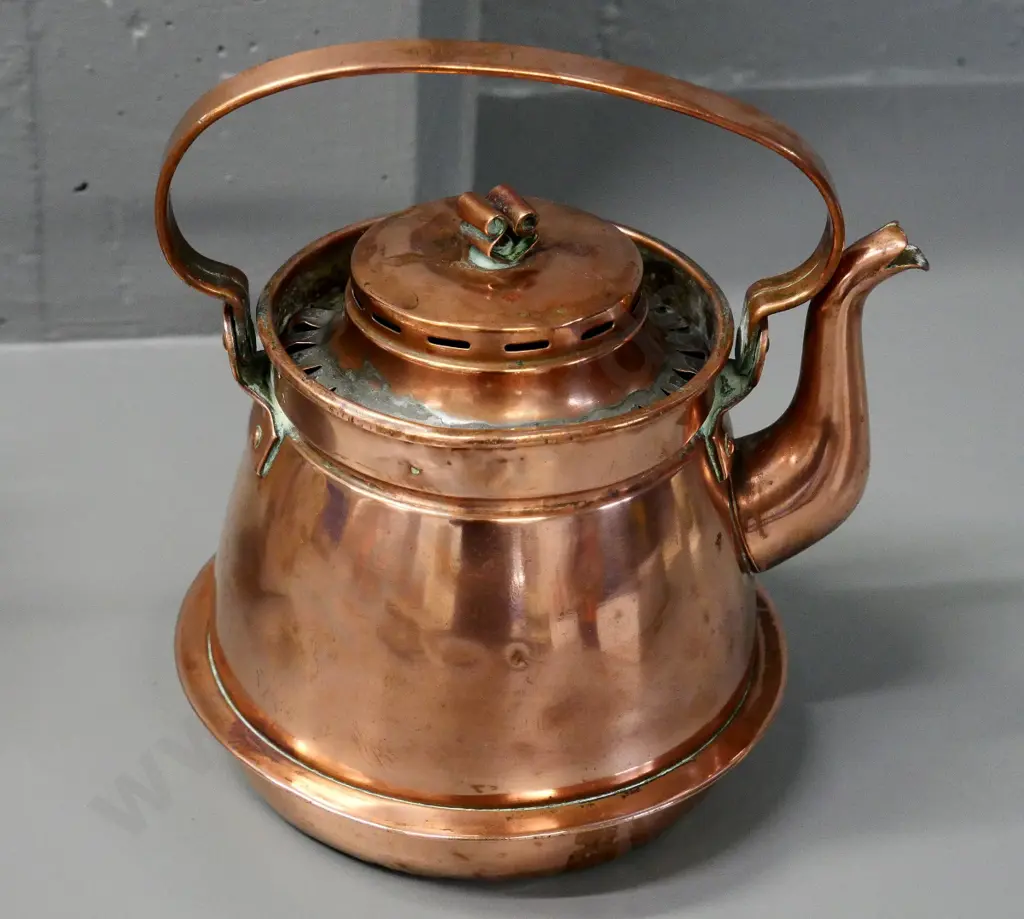 copper kettle - top handle is stamped "1 1/2 litre" H-220 with handle up Image 1++