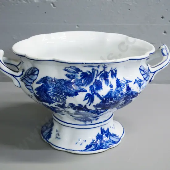 blue & white asian design double handled and footed bowl, no maker's mark H-190 D-240