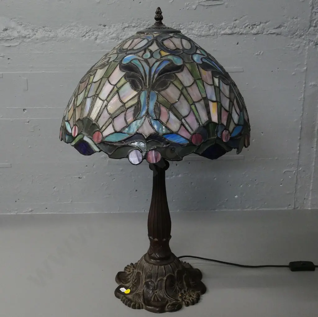 reproduction Tiffany style leadlight table lamp H-650 Diameter 400 Image 1++