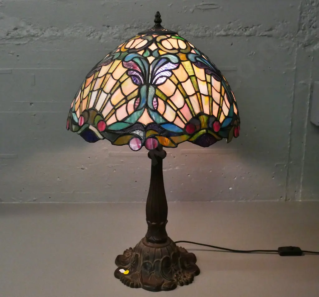 reproduction Tiffany style leadlight table lamp H-650 Diameter 400 Image 1++