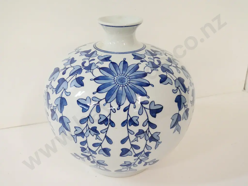 large Asian blue and white narrow-neck vase H-350 Diameter approx 350 at widest Image 1++