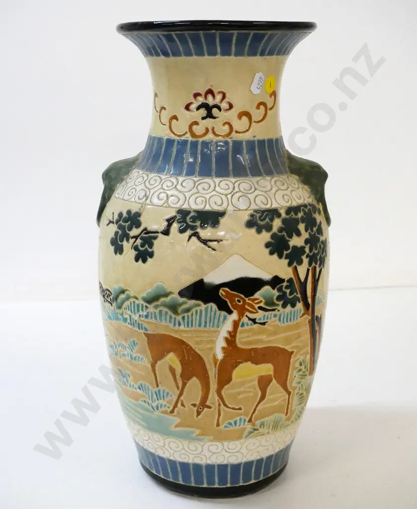 Asian incised deer-theme pottery vase H-420 Image 1++
