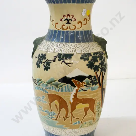 Asian incised deer-theme pottery vase H-420