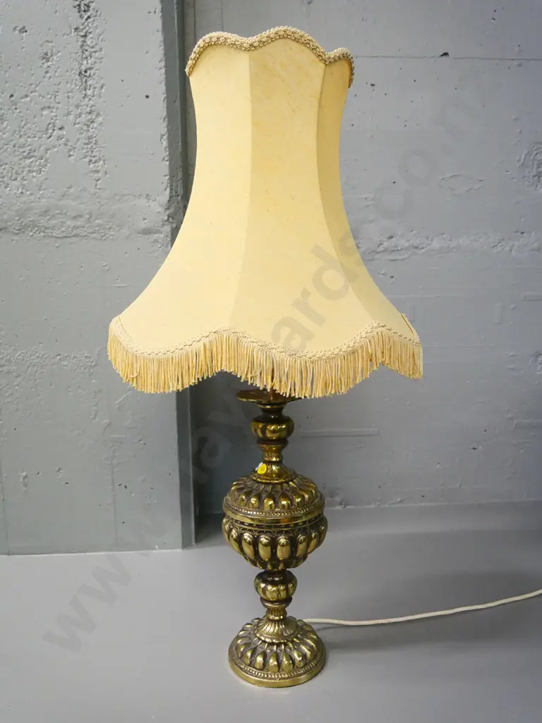 cast brass table lamp with tasselled shade H-730 Image 1++