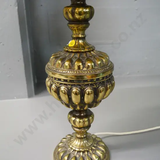 cast brass table lamp with tasselled shade H-730