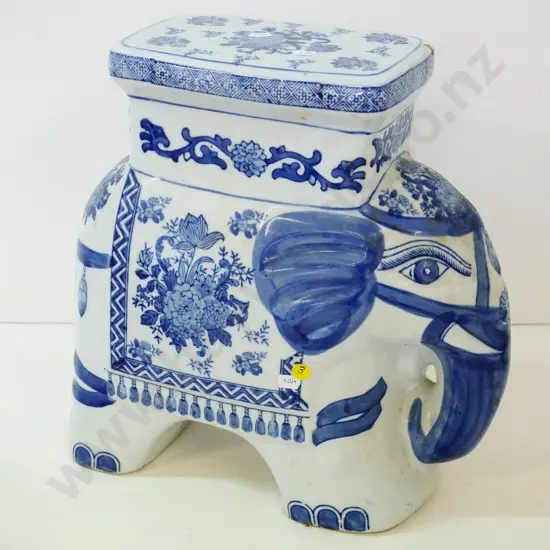 blue and white porcelain elephant pot stand H-370 L-380
