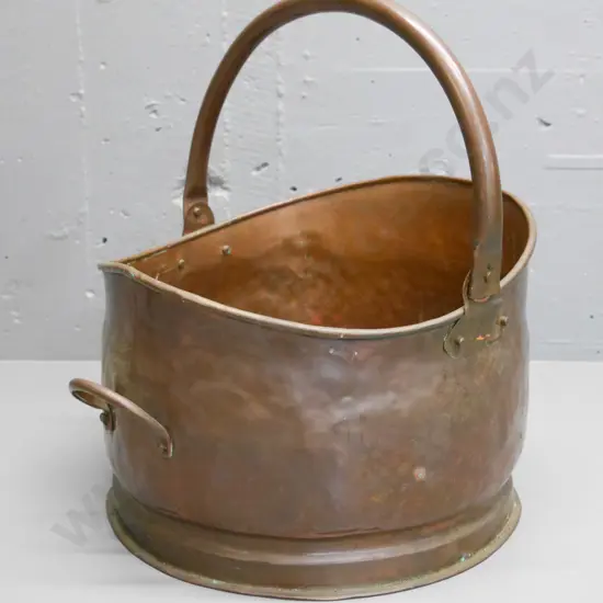 vintage beaten copper coal scuttle H-370