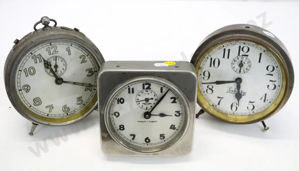 3 vintage alarm clocks in restorer's condition - Tam-Tam, Liberty & one marked Made in Germany H-155 - corrosion Image 1++