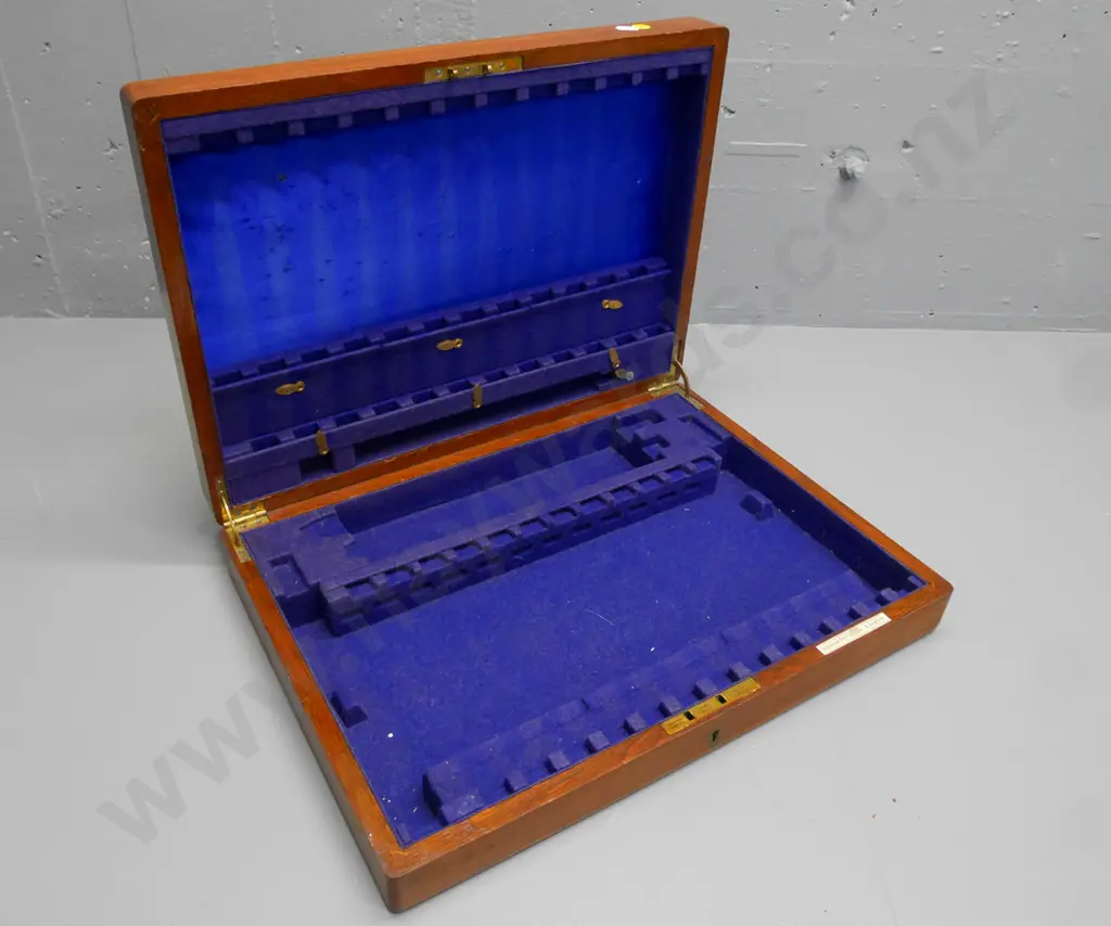oak cutlery box with brass presentation shield 1909, H-90, W-460 Image 1++