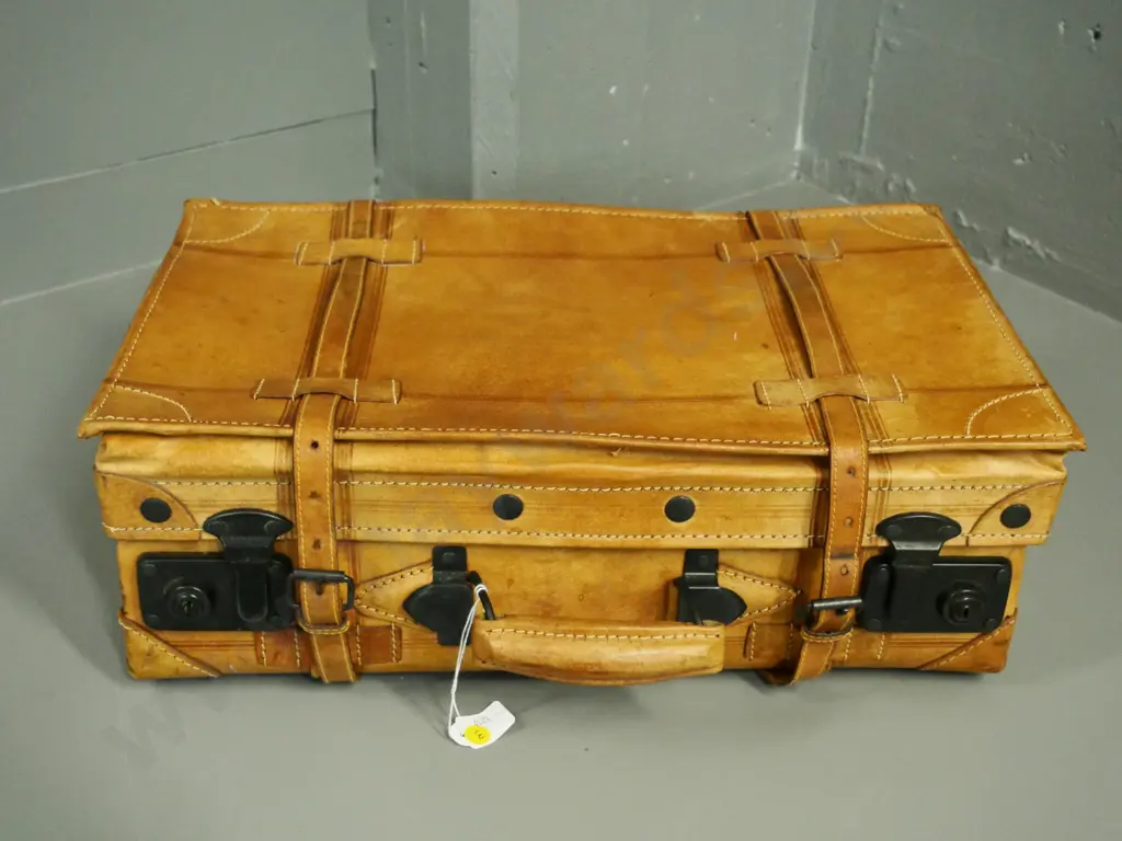 small tan leather suitcase H-170 W-480 D-290 Image 1++