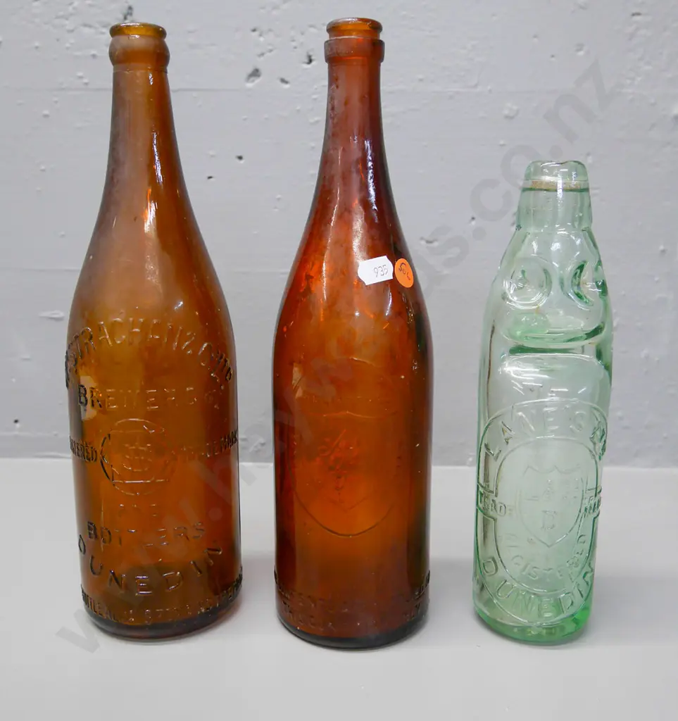 2x vintage amber beer bottles - William Strachan & Co, NZ Breweries H-300, Lanes Dunedin marble bottle Image 1++