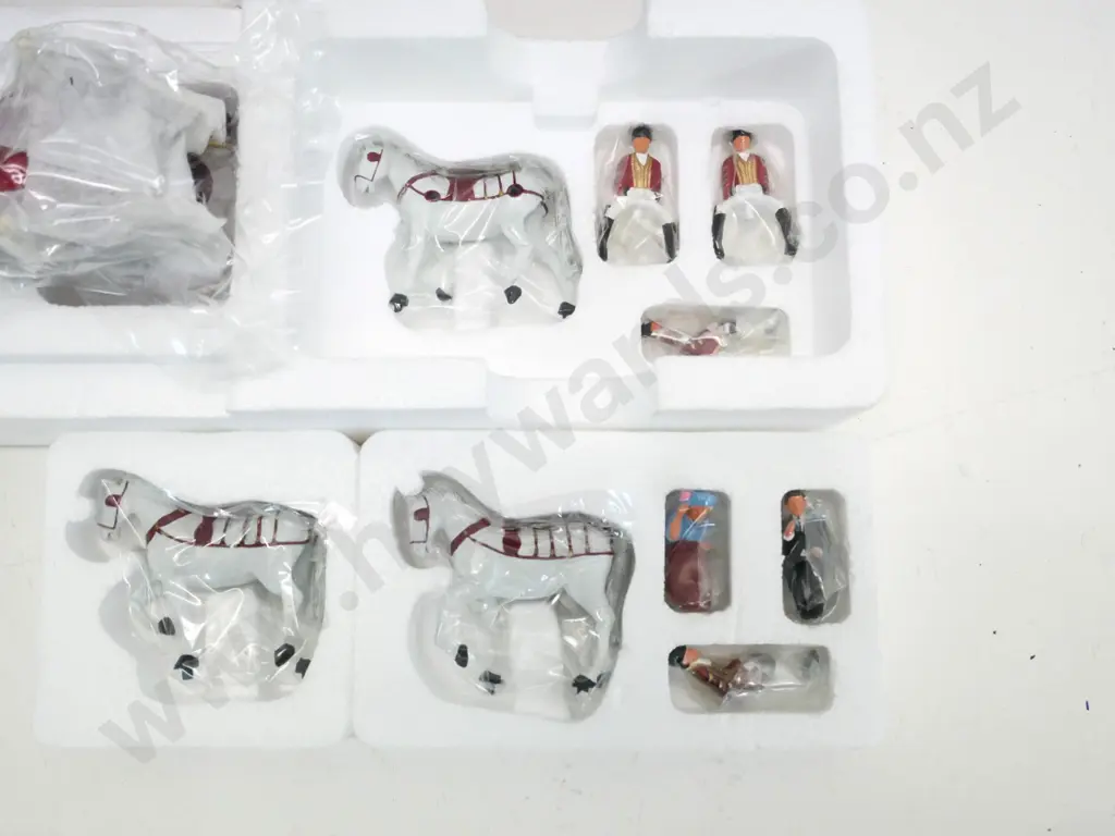 Corgi Queen Mother's Century state landau coach and horses set - pieces sealed, in box, with wooden base etc. Image 1++