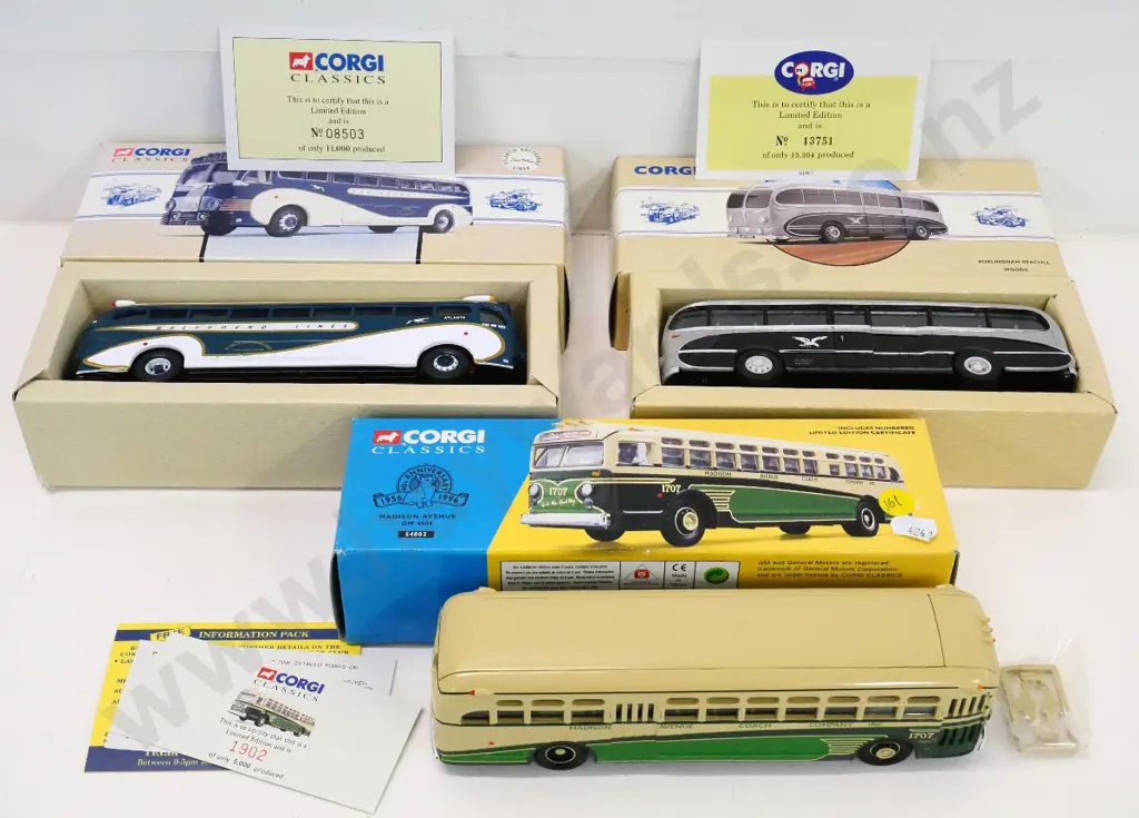 3 limited edition die-cast Corgi Classics passenger buses with boxes and certificates Image 1++