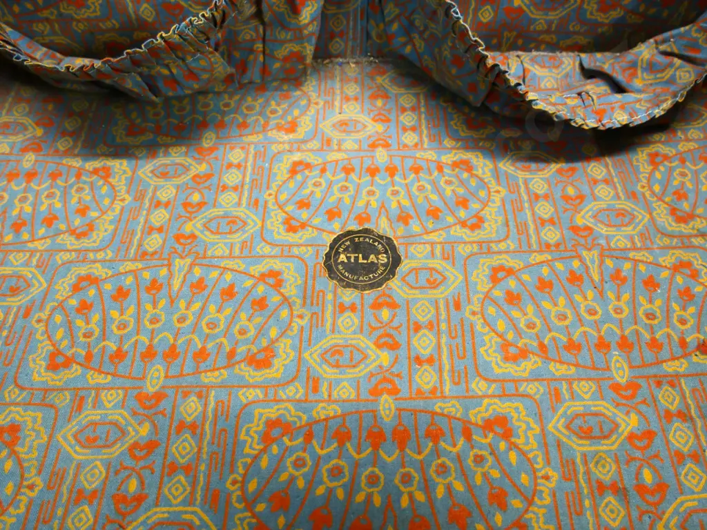 small New Zealand made Atlas fitted leather suitcase - D. Robinson name plate H-150 W-460 D-290 Image 1++