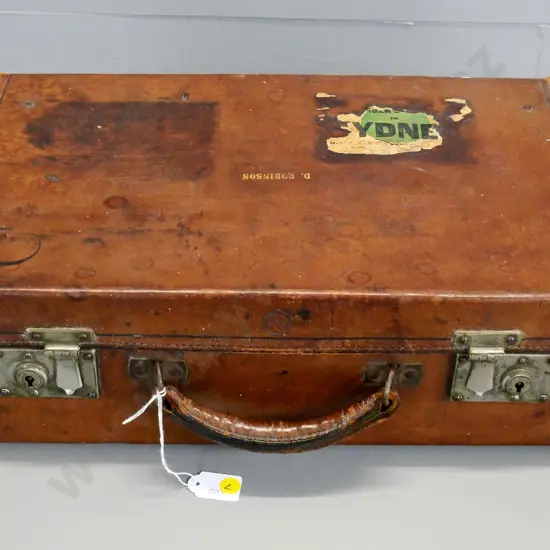 small New Zealand made Atlas fitted leather suitcase - D. Robinson name plate H-150 W-460 D-290