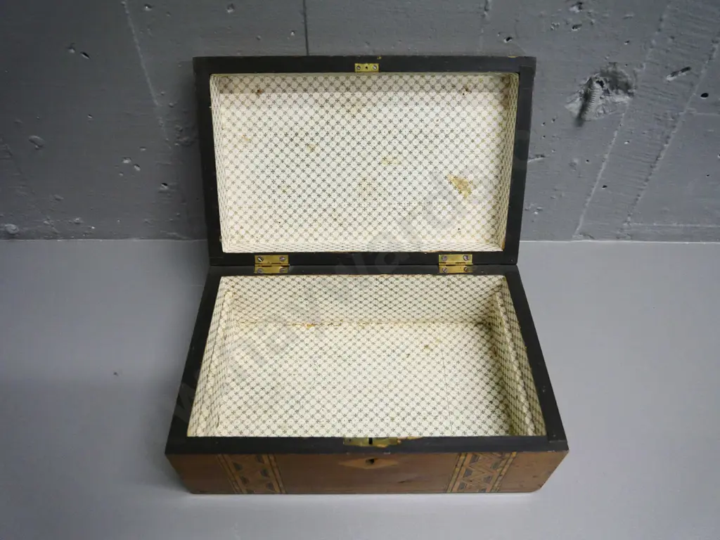 mixed timber inlaid wooden box - no interior fittings, minor damage here and there H-120 W-280 D-170 Image 1++