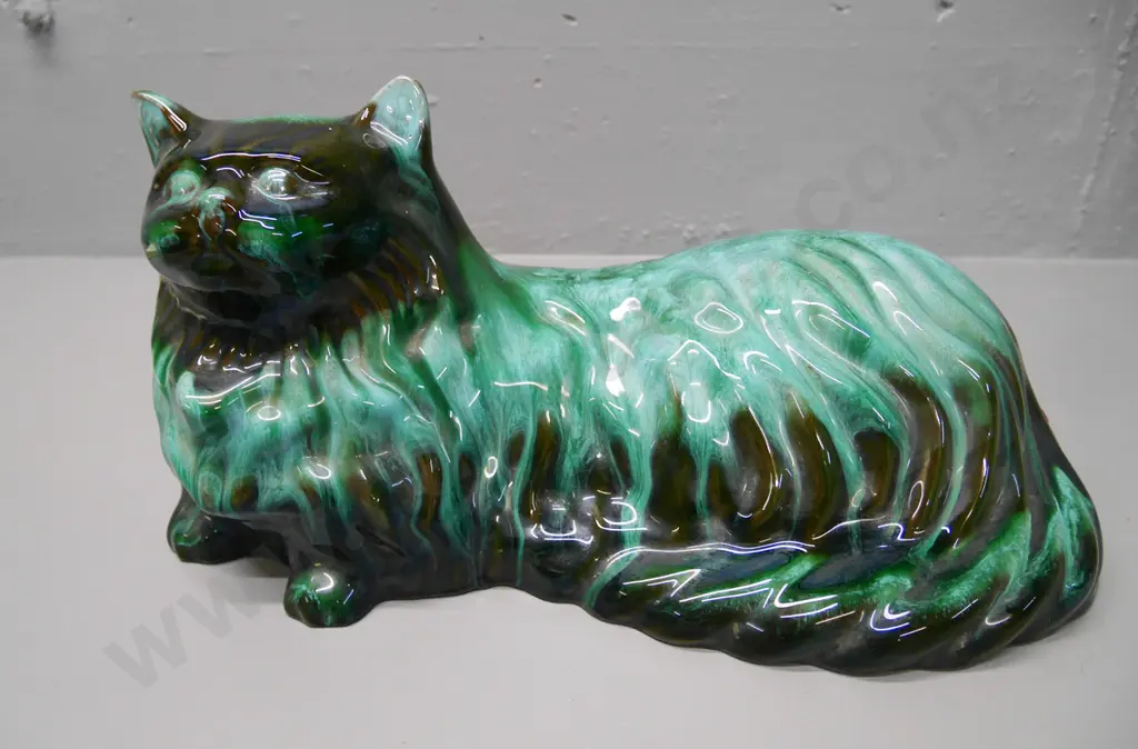 large Blue Mountain cat figurine H-200 W-400 D-200 Image 1++