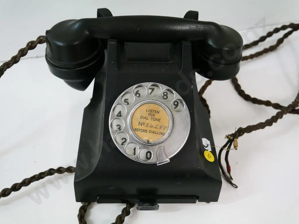 vintage black bakelite dial telephone - base and pull-out tray in base needs attaching Image 1++