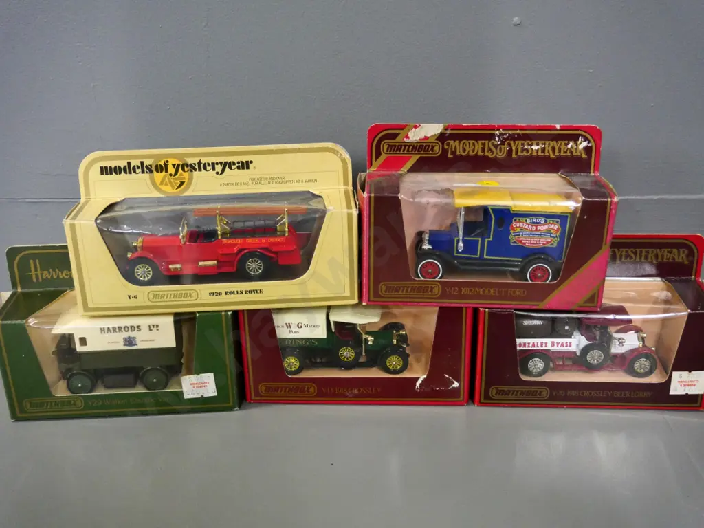 5 boxed Matchbox Models of Yesteryear die-cast vehicles - 4 delivery vans and a fire engine Image 1++